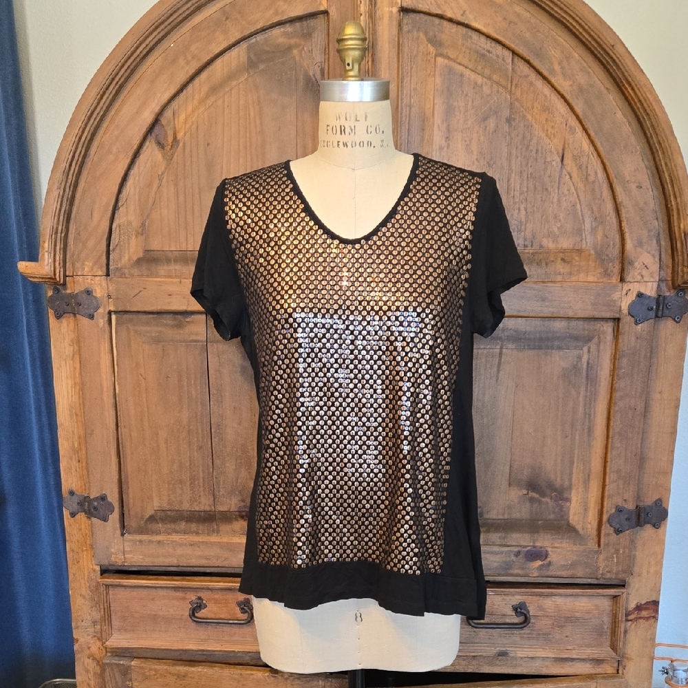 Chic Black and Gold Women's Short Sleeve Top